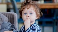 Baby-Entwicklungskalender: Das ist wichtig beim Baby mit 10 Monaten