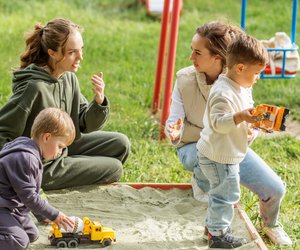 Eltern-Hack: Warum Millennial-Eltern auf dem Spielplatz mal wieder Streit zulassen müssen
