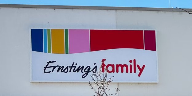 Für kleine Abenteurer: Dieses LED-Flugzeug von Ernsting's family ist ein süßes Geschenk