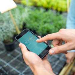 Von Hightech bis praktisch: Das sind die 9 besten Gadgets für euren Garten
