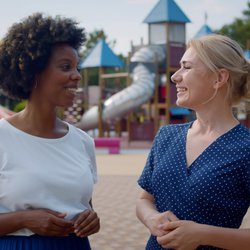 Einfach&#x20;ansprechen,&#x20;wirklich&#x20;verbinden&#x3A;&#x20;5&#x20;S&#x00E4;tze,&#x20;mit&#x20;denen&#x20;du&#x20;Eltern-Freundschaften&#x20;kn&#x00FC;pfst