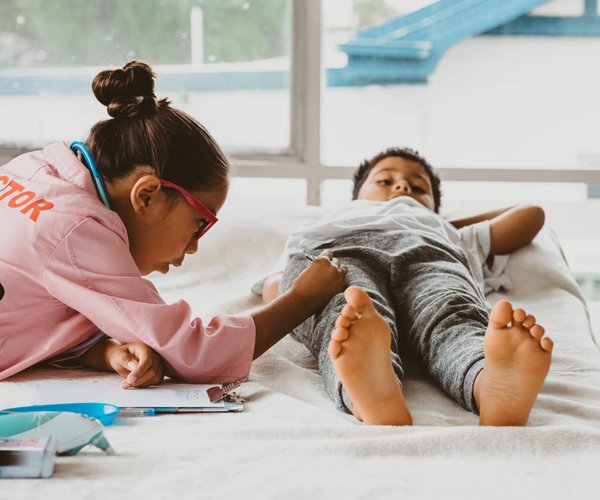  Erzieherin verlässt Kindergarten: Was das für Kinder bedeutet Bildidee 