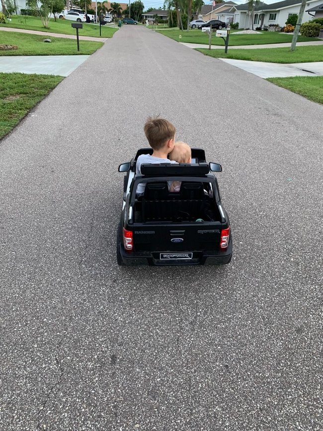 Kinder im Auto