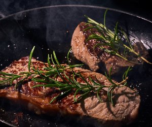 Steak würzen: die besten Tipps für Rind, Pute, Schwein und Thunfisch