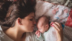 Rückbildung nach der Schwangerschaft: 7 Tipps für den Weg zurück zu deiner Mitte