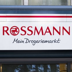 Festliche Freude: Entdecke die Nikolaus-Stiefel-Bestecktaschen bei Rossmann