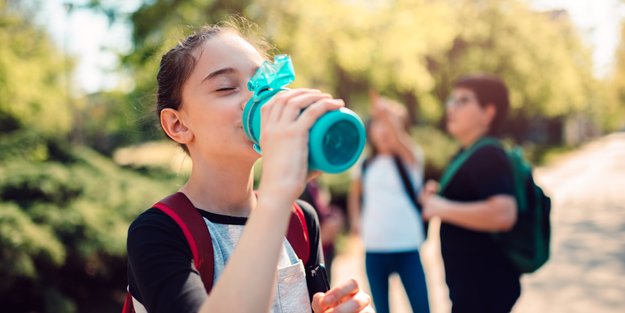 Trinkflasche für Kinder: Die besten Flaschen aus Metall, Kunststoff & Glas