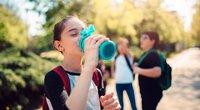 Trinkflasche für Kinder: Unsere 6 Favoriten aus Metall, Kunststoff & Glas