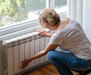 Warum du deine Heizung jetzt entlüften solltest – 8 Tricks, wie du sofort Heizkosten senkst