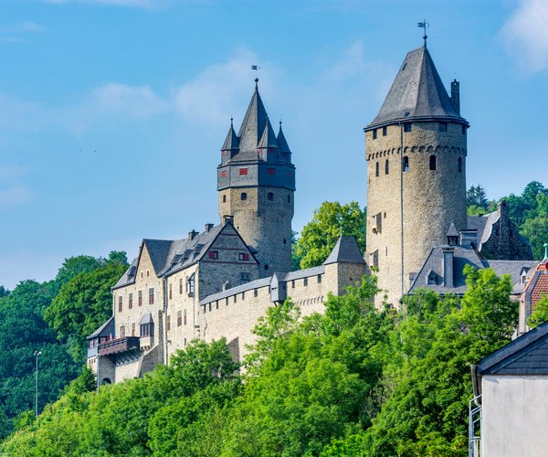 Auf diesem zauberhaften Schloss wurde der DEFA-Märchen-Film Dornröschen ...