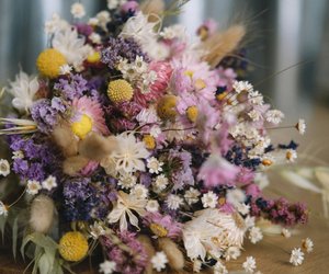 Getrocknete Blumen: Diese Bastel-Ideen garantieren Freude