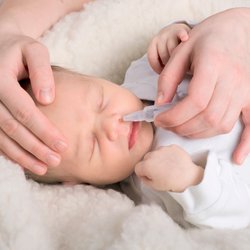 Euer Baby ist erkältet? Diese Hausmittel helfen und wann ihr besser zum Arzt geht