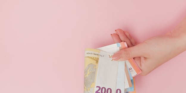 Elterngeld-Rechner: Elterngeld und Elterngeld Plus ganz schnell berechnen