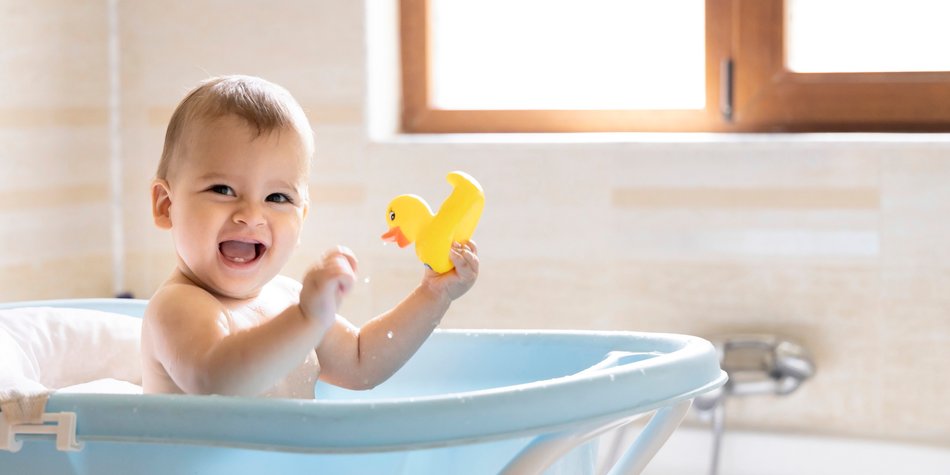 Babywanne im Test & Vergleich: So badet ihr euer Baby sicher