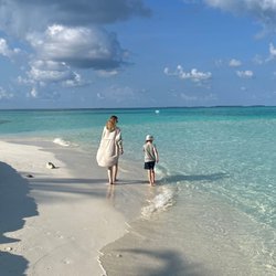 7 Gründe, warum die Malediven mit Kindern ein super Ziel sind – und jede Menge Reise-Tipps