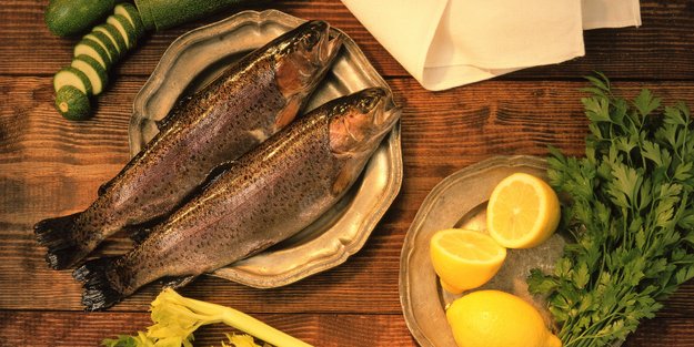 Forelle würzen: Welche Gewürze passen am besten zum Fisch?