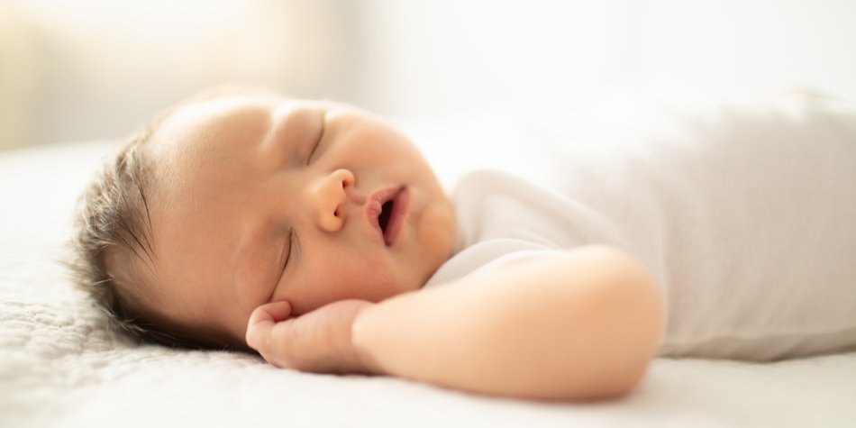 Schlafposition Beim Baby Warum Bauchlage Seitenlage Anfangs Tabu Ist Familie De