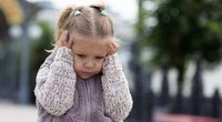 4 Hausmittel, die unseren Kindern bei Ohrenschmerzen wirklich helfen