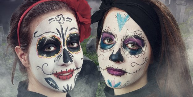 Mexikanische Totenmaske für Halloween: Einfache Anleitung für 2 Varianten