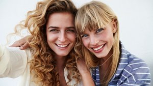 Was passiert, wenn Blondinen über Blondinen lachen? Diese 15 Witze!