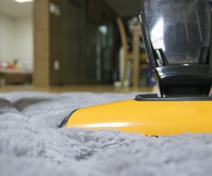 Teppich reinigen: So geht's ganz einfach!