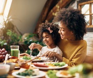 7 Eltern-Sätze, die beim Thema Essen tabu sind – und warum wir das finden