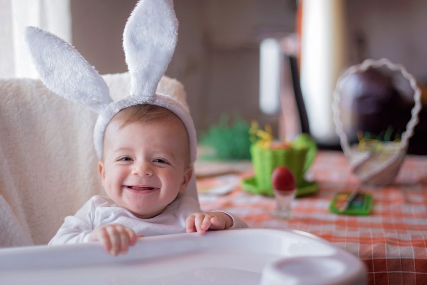 Ostergeschenke für Babys: Baby mit Hasenohren