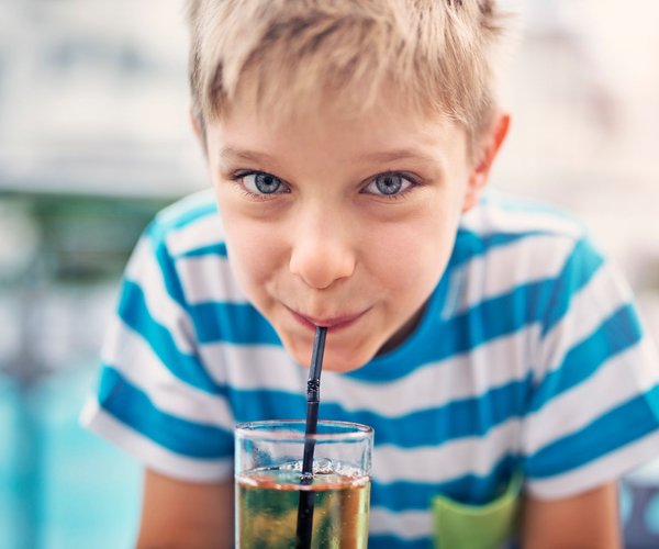 Ab Wie Viel Jahren Darf Man Cola Trinken Ab wann darf man Cola trinken? Das ist bei Kindern wichtig