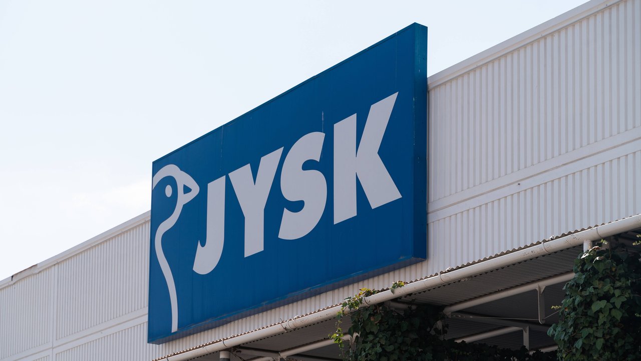 Diese Solarlampe von Jysk vereint Stil und Funktionalität.