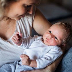 Was tun bei Milien im Baby-Gesicht?