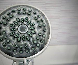 Kalkflecken entfernen: Mit diesen Tipps den Flecken den Kampf ansagen 