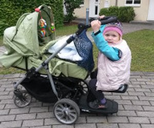 Kid-Sit im Test: familie.de testet den Kinderwagen-Mitfahrsitz