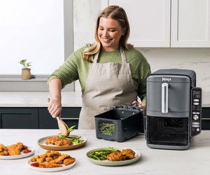 Ninja verkauft XL-Heißluftfritteuse jetzt zum halben Preis – kocht 4 Gerichte gleichzeitig