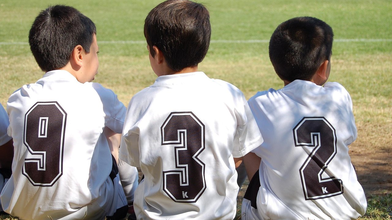Mit dem Partygeschirr-Set kann die nächste Party oder der Kindergeburtstag mit Fußball-Motto kommen.