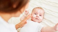 Babypflegecremes im Test: Zwei bekannte Marken bewertet Öko-Test mit "mangelhaft" und "ausreichend"