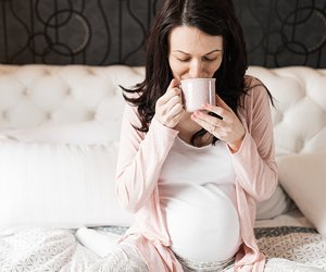 Tee in der Schwangerschaft: Welche Sorten du ohne Bedenken genießen kannst