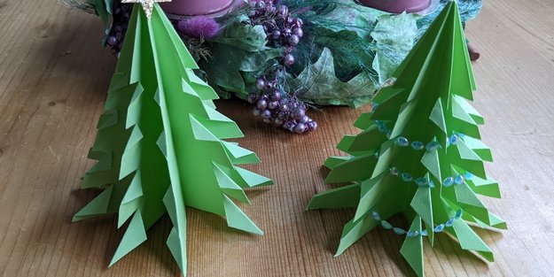 Origami-Tannenbäume mit Wow-Faktor: So faltet ihr sie