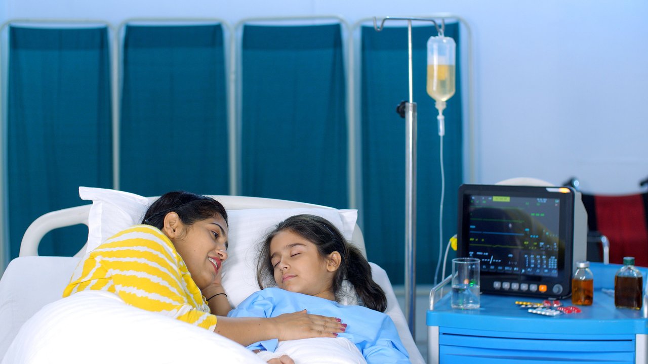 Rooming-in: Eltern und Kind zusammen in einem Krankenzimmer