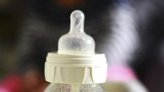 Muttermilch belastet: Rückstände von Glyphosat gefunden