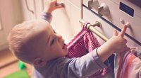 Kindersicherung für den Herd: Diese 5 Produkte schützen euer Kind vor Unfällen