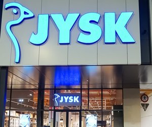 Wunderschöne Sitzbank in Beige: Bei Jysk gibt es den perfekten Hingucker für euren Flur