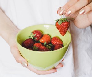 Erdbeeren waschen: So bleibt das Aroma!