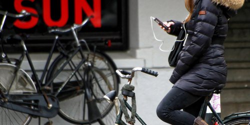 Vorsicht: In dieser Stadt kostet Handy-Nutzung beim Fahrradfahren über 100 €