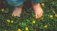 11 Gründe, warum Barfußlaufen für Kinder so gesund ist