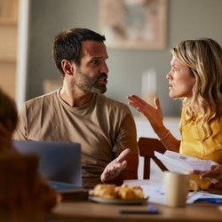 Diese 10 Verhaltensweisen unterlassen Paare, die als Eltern harmonisch verbunden sind