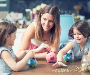 Im Alltag viel Geld sparen: 68 Tipps für Familien