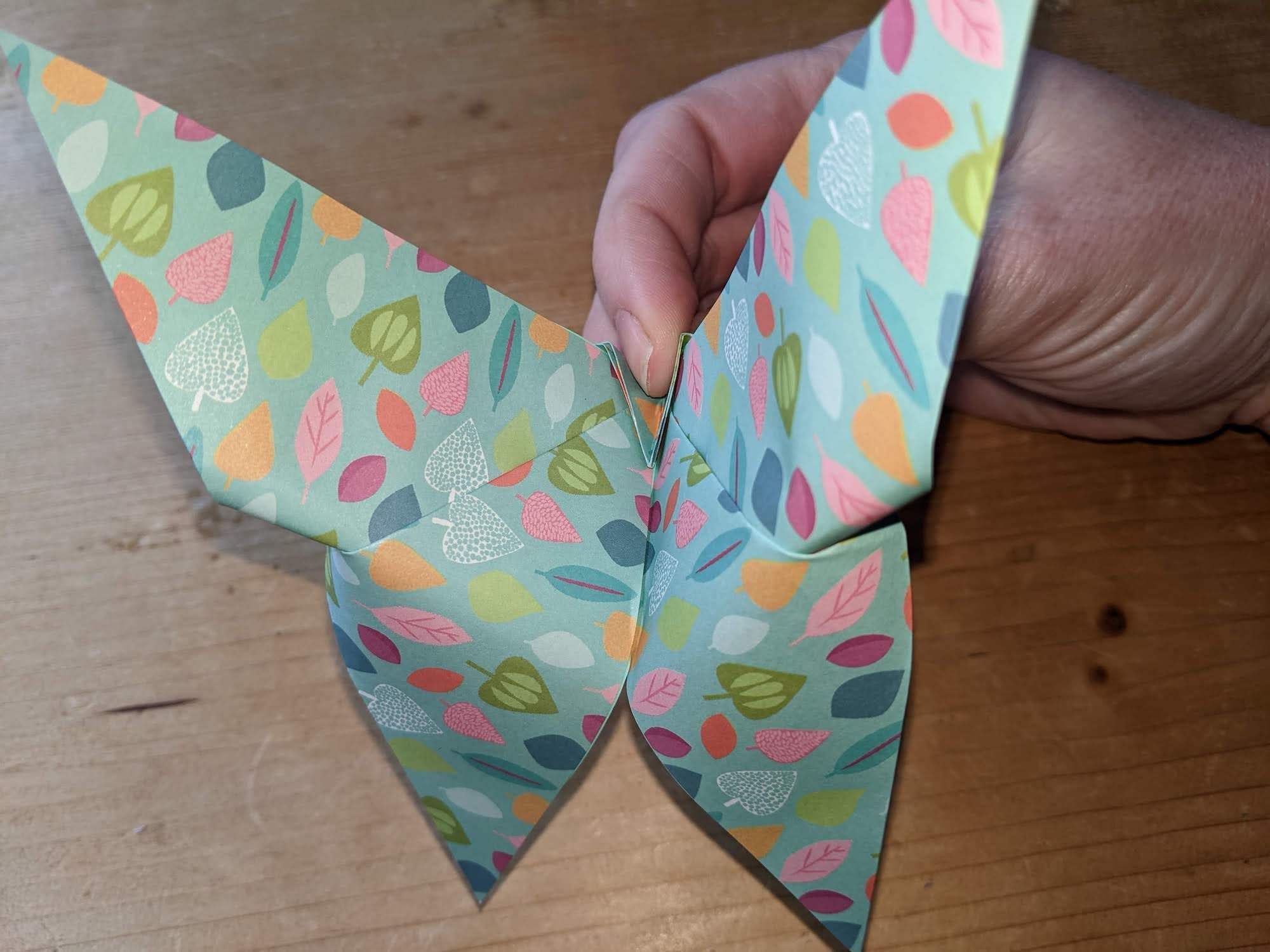 Foto zu Schmetterling falten: Step by Step zum prächtigen Origami-Tier 