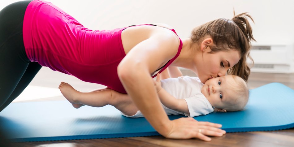 Rückbildungsgymnastik: Das solltet ihr als frischgebackene Mamas beachten