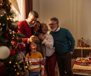 18 lustige Sprüche zu Weihnachten, über die wir auch im größten Stress lachen können