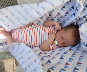 Babyhängematte & Federwiege: Das sind unsere 7 Favoriten
